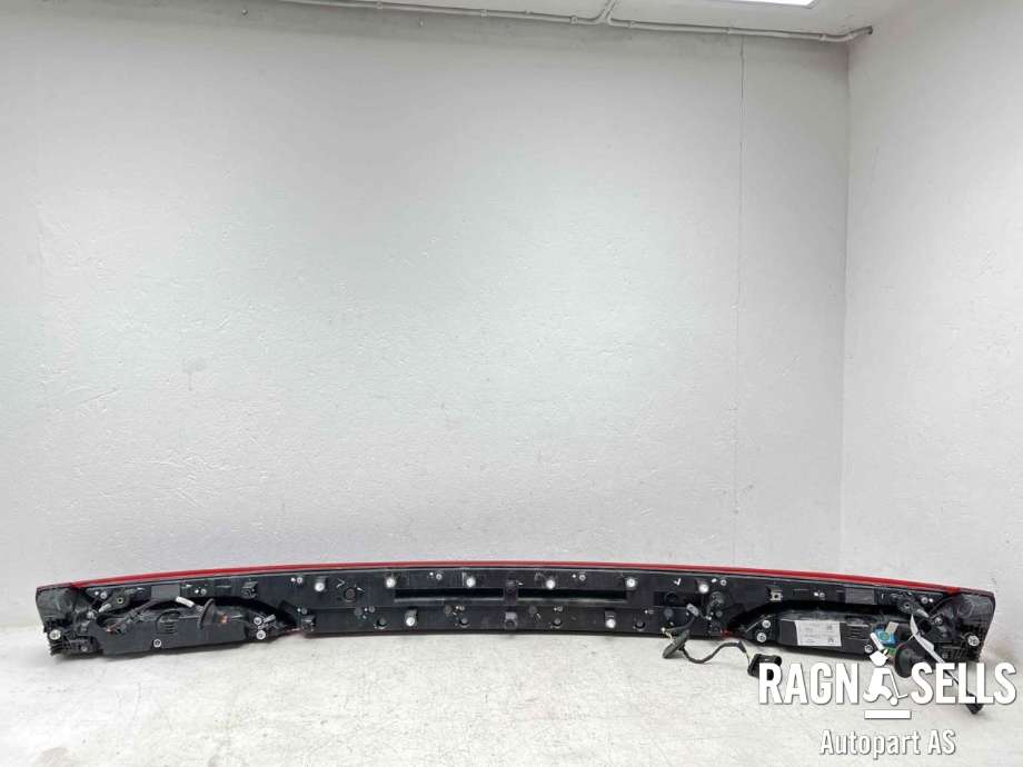 Baklykt midtre til Seres 5 2023-->> (|4107010-RA04|100010577)