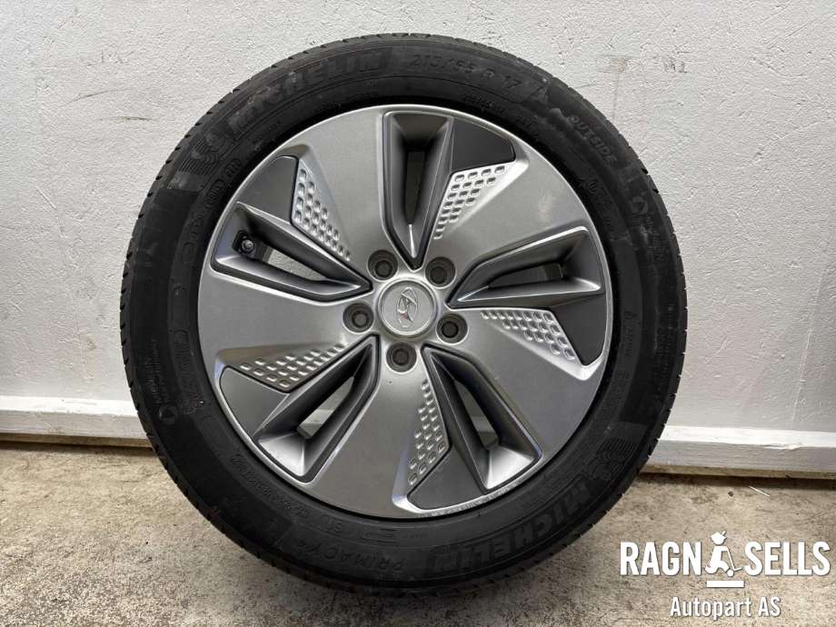 Hjulsett aluminium sommer til Hyundai Kona 2017-2021 (Type I, Fase 1)  (MICHELIN|5X114.3/ET50/67.1|215/55R17 94V|52910-K4000)