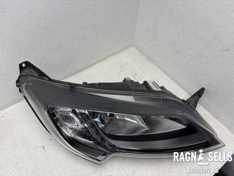 Frontlykt høyre halogen til Peugeot Boxer 2014-->> (Type III, Fase 2) (16 120 406 80||16 827 484 80)