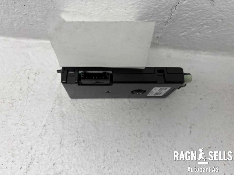 Antenne forsterker til BMW M4 2014-2020 (F82/F83) (F82/F83) (65 20 9 231 178|)