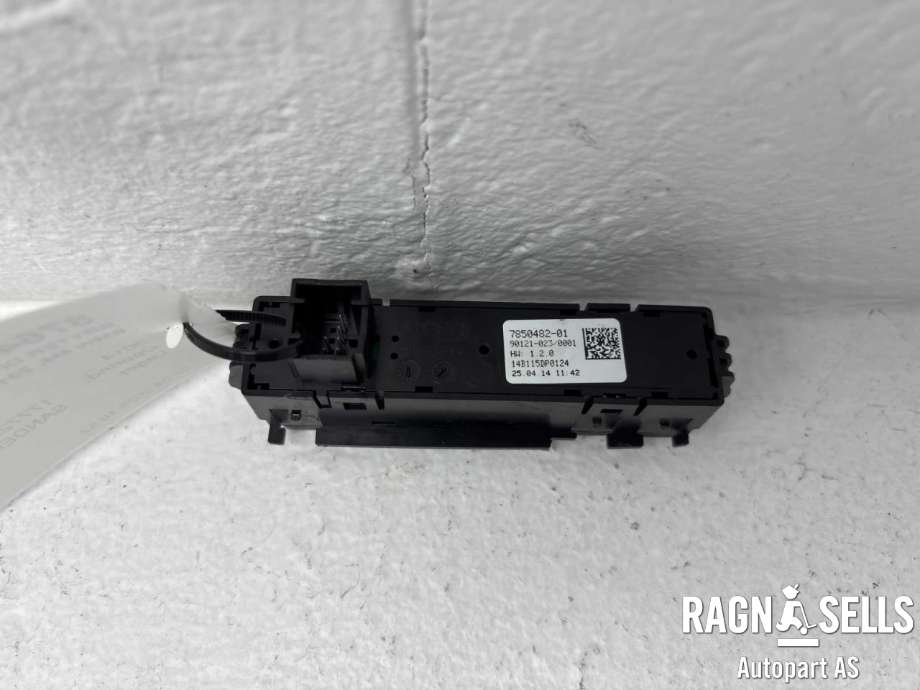 Bryter diverse til BMW M4 2014-2020 (F82/F83) (F82/F83) (61 31 7 850 482|)