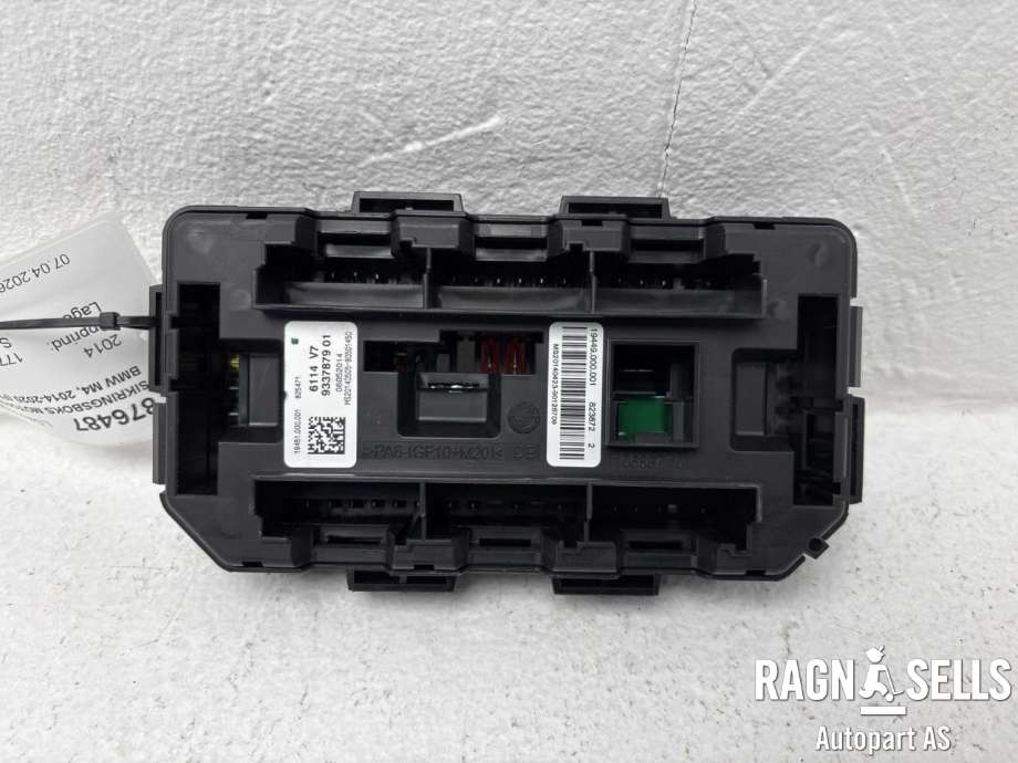Sikringsboks motorrom til BMW M4 2014-2020 (F82/F83) (F82/F83) (61 14 9 224 866|)