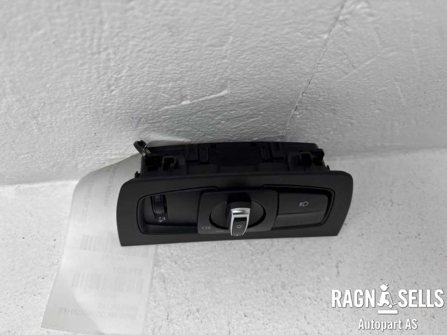 Bryter lys til BMW M4 2014-2020 (F82/F83) (F82/F83) (61 31 6 847 508|)