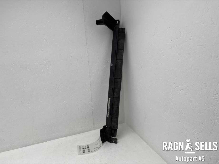 Frontplate nedre til BMW M4 2014-2020 (F82/F83) (F82/F83) (17 11 7 848 789|)