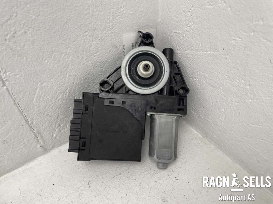 Ruteheis, kun motor, venstre foran til Volvo V60 / V60 CC 2018-->> (Type II) (31349756||31674755)