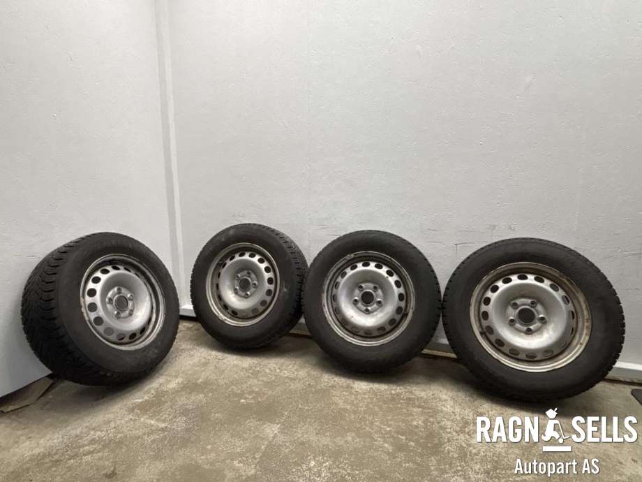 Hjulsett stål vinter til VW Caddy 2020-->> (Type IV)  (NOKIAN/POWERTRAC|5X112/ET47/57.1|195/65R15 91S/95R|)