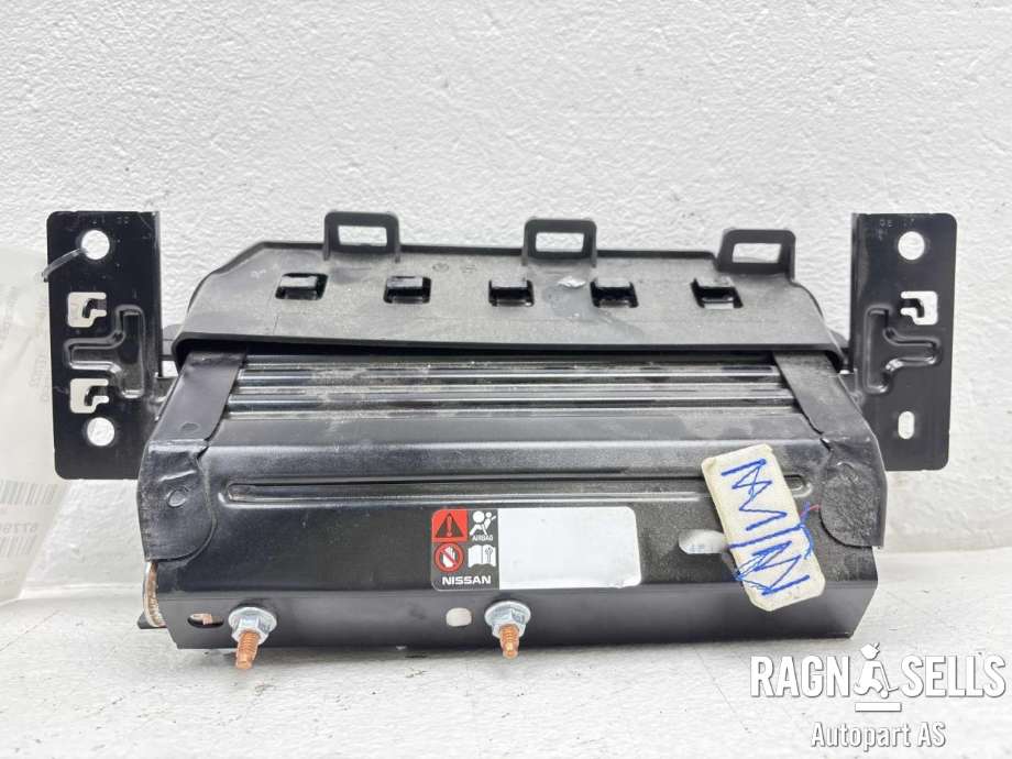 Airbag kne til Mercedes X-Klasse 2017-2020  (A 470 860 55 00|)
