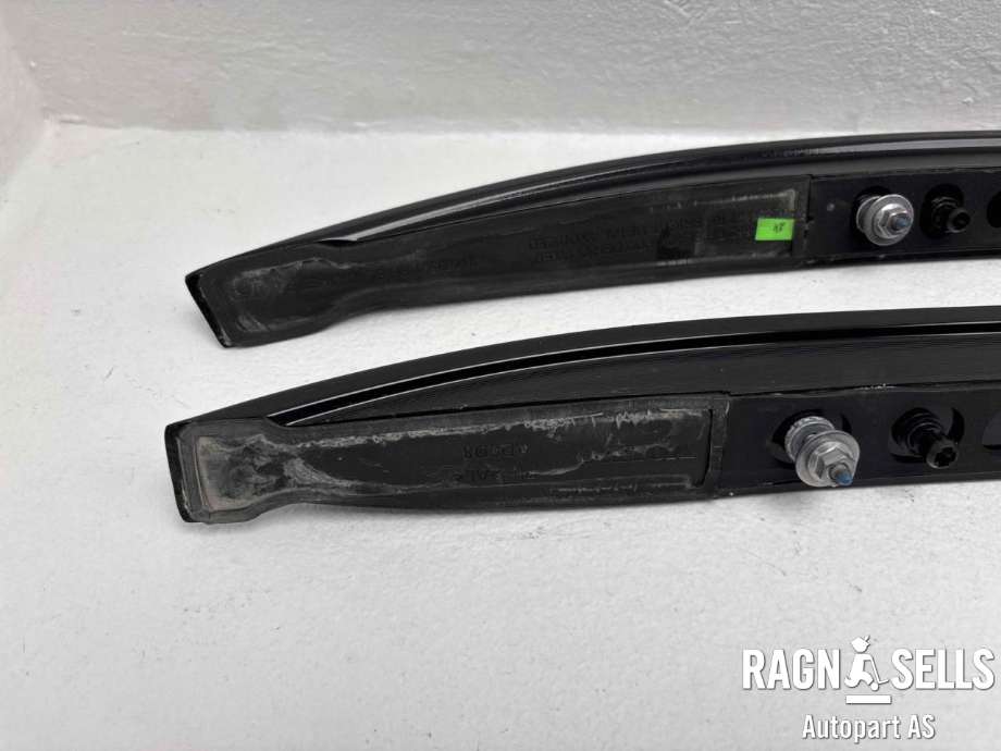 Takrails til Volvo EX40 2024-->> (31463590||31463591|31448381|32351166|774-207BX0PL|7742078X0PL|32651187)