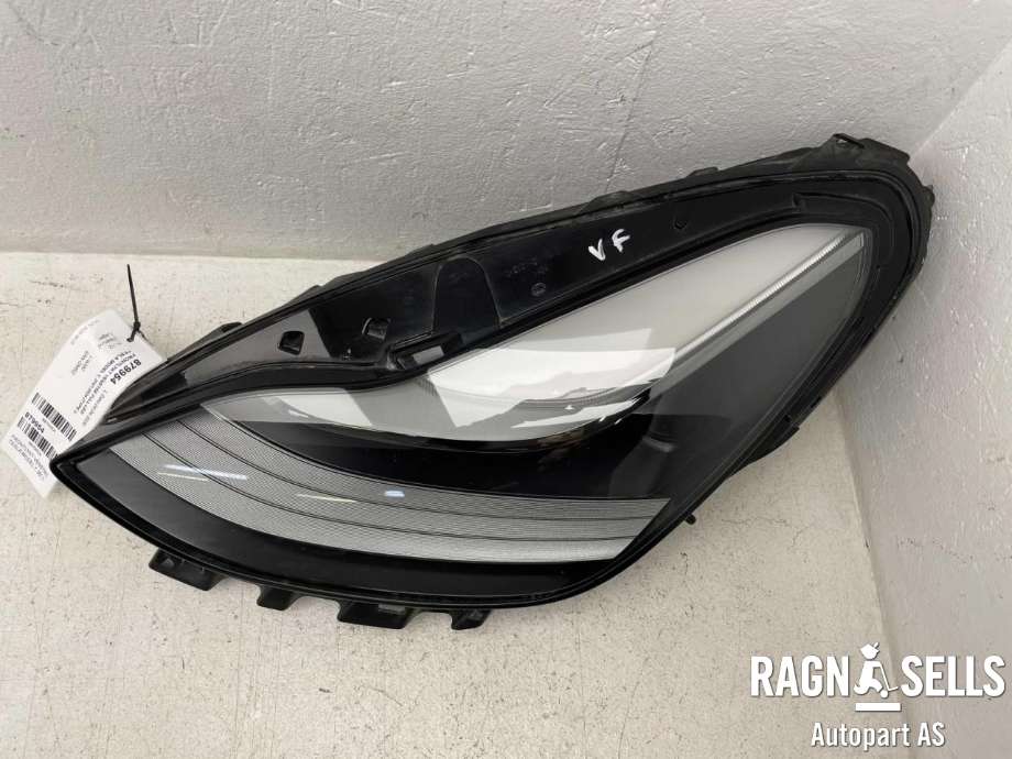 Frontlykt venstre full-LED til Tesla Model Y 2021-2024 (Type I)  (1514952-00-D||1514952-00-C|1514952-00-E|1514952-20-E)