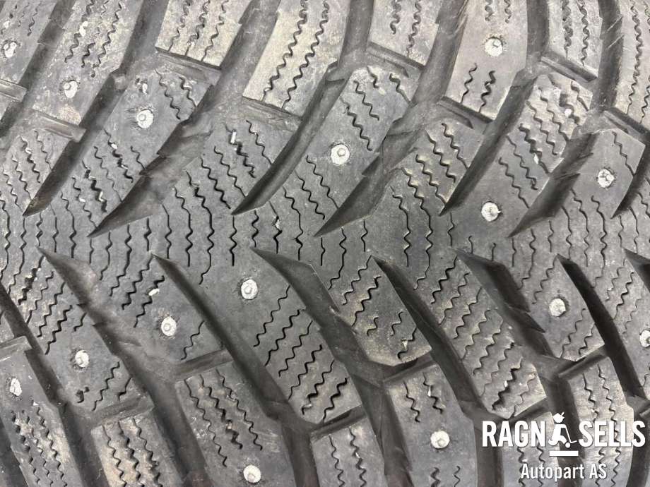 Dekk vinter pigg til Mitsubishi ASX 2010-2019 (TOYO||215/65R16 98T)