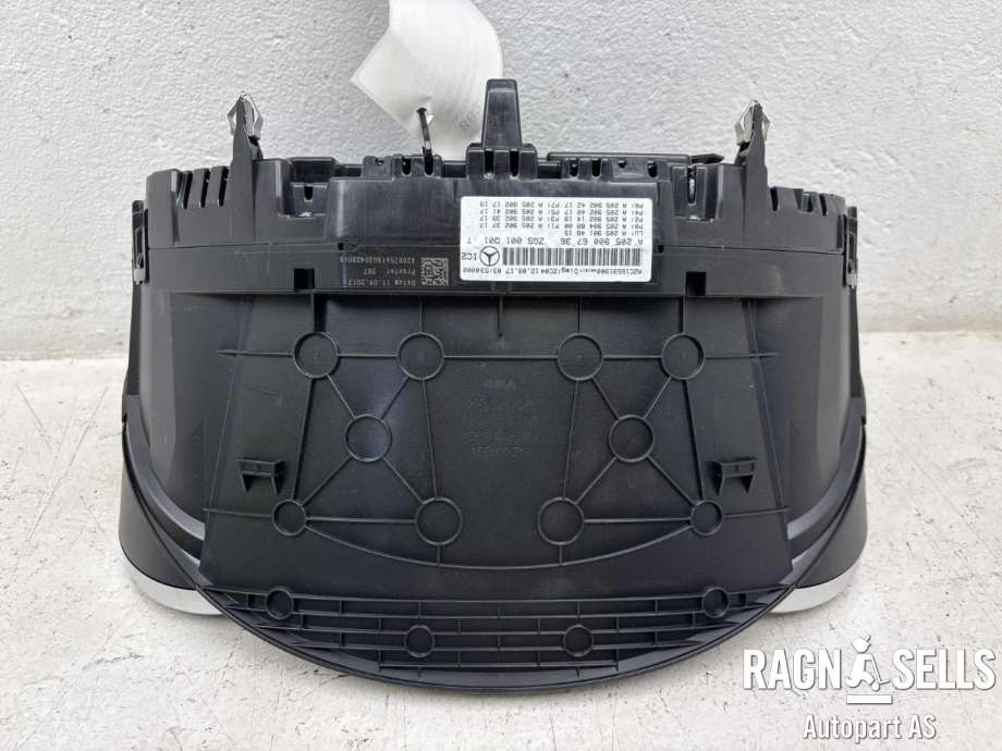 Instrumentpanel til Mercedes C-Klasse 2014-2018 (Fase 1) (W205) (W205) (A 253 900 12 06||A 253 900 12 06 80|A 205 900 67 36|A 253 900 65 04)