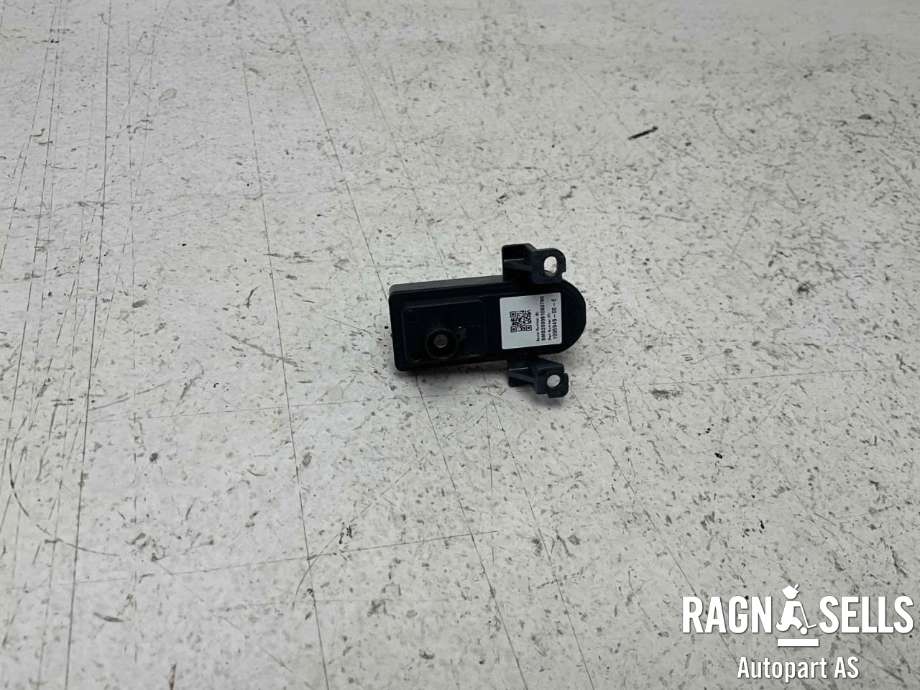 Parkeringskamera bak til Tesla Model Y 2021-2024 (Type I)  (1095949-00-E|)