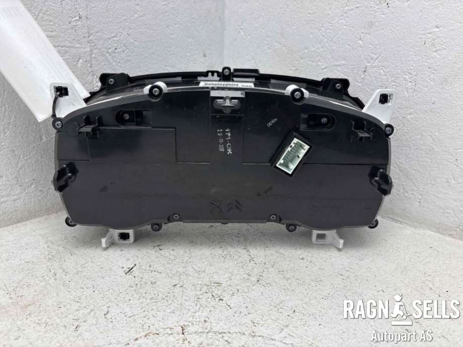 Instrumentpanel til Toyota Proace 2016-->> (Type II) (SU001A7529||982251488000)