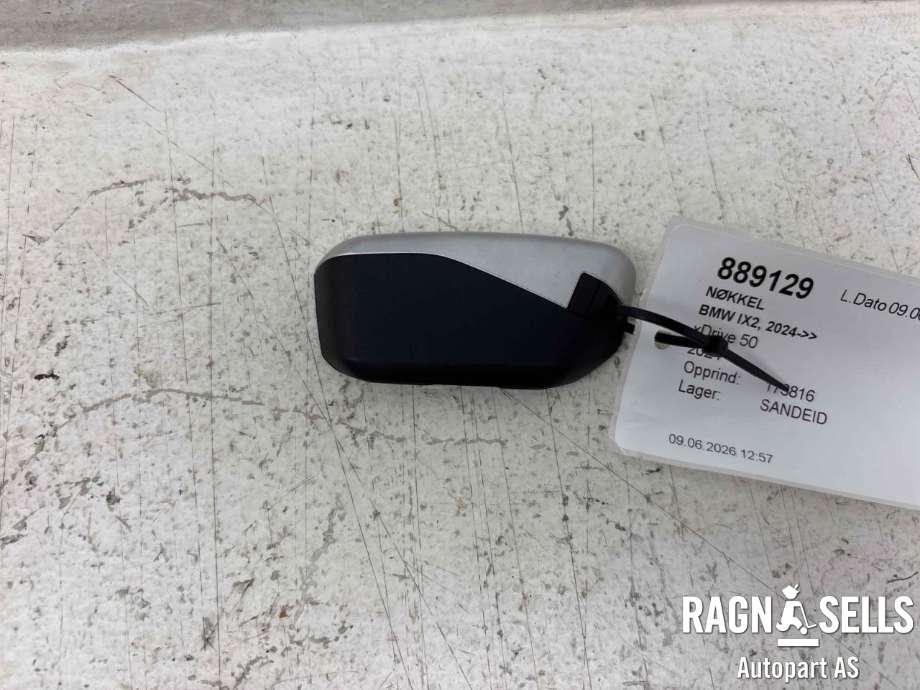 Nøkkel til BMW iX2 2024-->>  (66 12 5 B3E 8B7|66 12 5 B7D 797|)