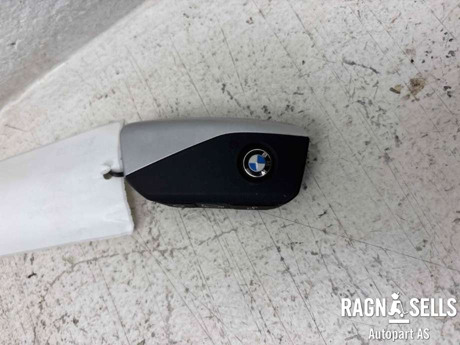 Nøkkel til BMW iX2 2024-->>  (66 12 5 B3E 8B7|66 12 5 B7D 797|)