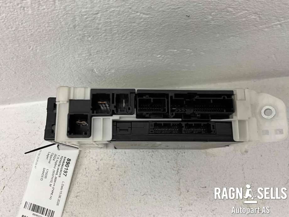 Sikringsboks til Toyota Yaris 2020-->> (Type IV)  (8273052R90|8922052W20|)