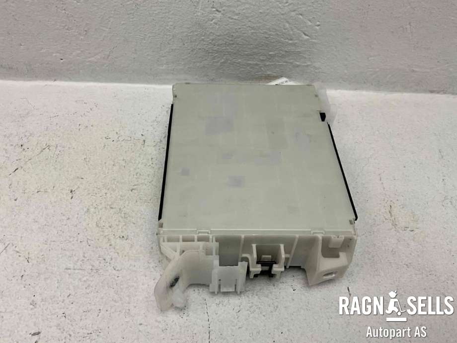 Sikringsboks til Toyota Yaris 2020-->> (Type IV)  (8273052R90|8922052W20|)