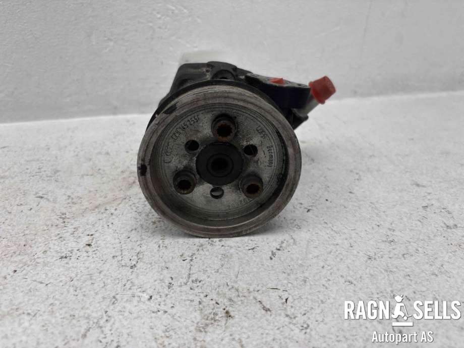 Servo pumpe mekanisk til VW Transporter / Caravelle 2009-2015 (Fase 2) (T5) (T5) (2H0 422 154 A||133632|2503632|49110-41700|2H0422154A|2H6422154|7E0422154D|7E0422154E)