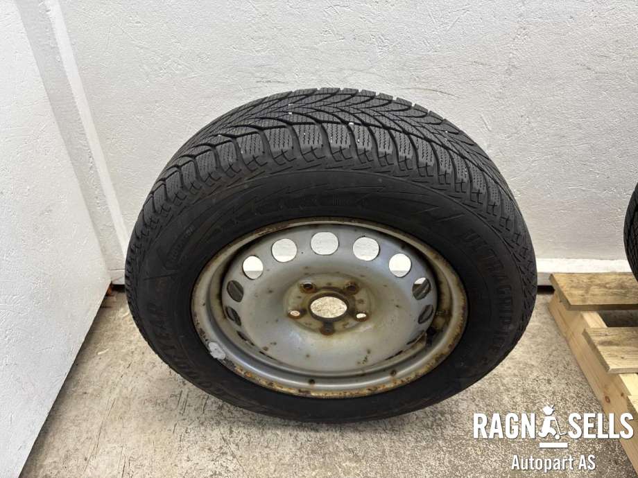 Hjulsett stål vinter til VW Caddy 2015-2020 (Type III, Fase 3) (GOODYEAR|5X112/ET47/57.1|195/65R15 95T|)