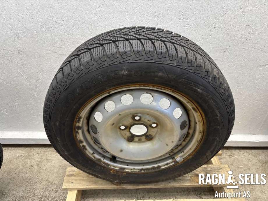 Hjulsett stål vinter til VW Caddy 2015-2020 (Type III, Fase 3) (GOODYEAR|5X112/ET47/57.1|195/65R15 95T|)