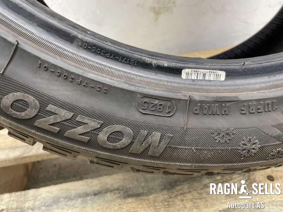Dekk vinter piggfri til BMW 5-Serie 2010-2017 (F10/F11) (F10/F11) (DURATURN||245/45R18 100V)