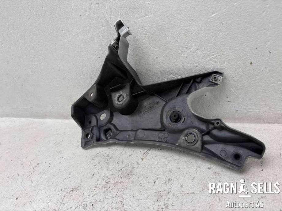 Diverse deler til Volvo V60 / V60 CC 2018-->> (Type II)  (31468232|)