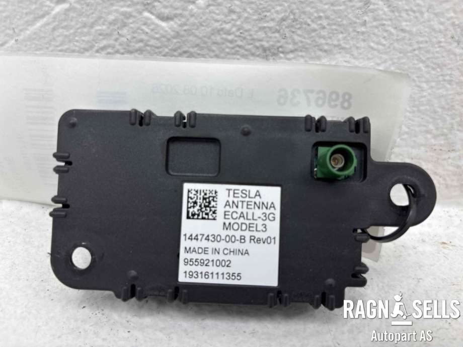 Antenne til Tesla Model 3 2018-2023 (Fase 1)  (1447430-00-B|)