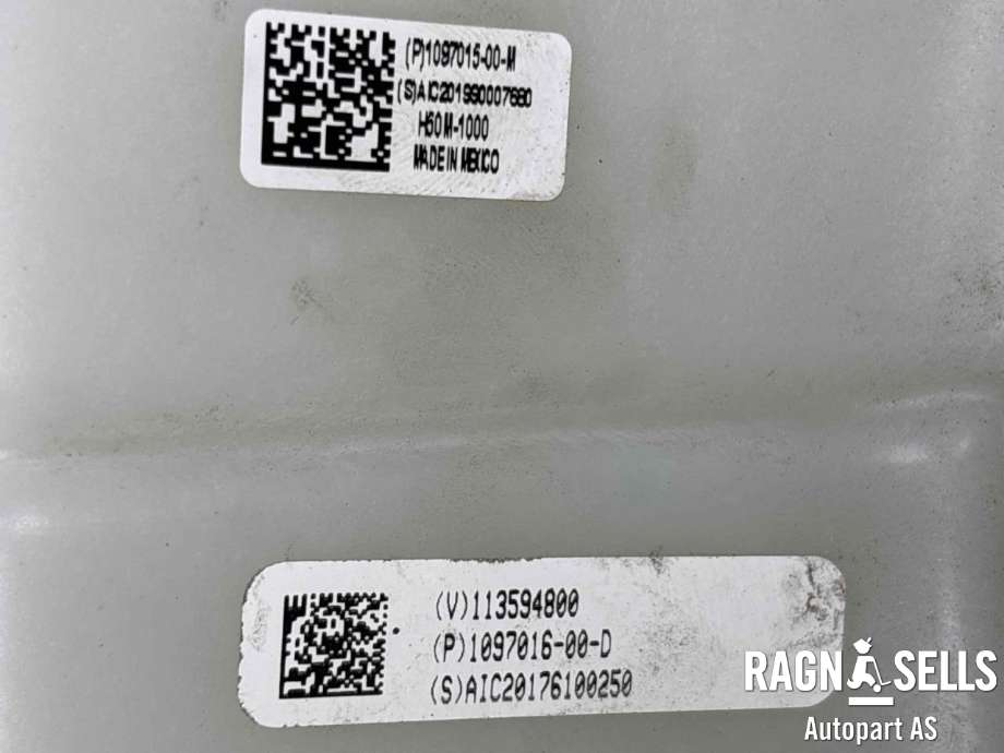 Ekspansjonstank til Tesla Model 3 2018-2023 (Fase 1)  (1097015-00-M||1088245-00-K)