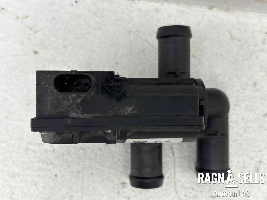 Ventil vann til Hongqi E-HS9 2022-->> (|9246730-QR01|LMF34|CV093-0X03)