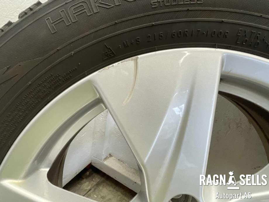 Hjulsett aluminium vinter til Lexus UX 2018-->>  (NOKIAN|5X114.3/ET40/60.1|215/60R17|6.6JX17H2)