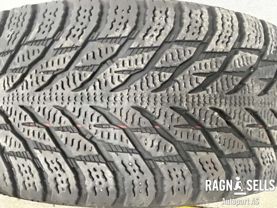 Hjulsett aluminium vinter til Lexus UX 2018-->>  (NOKIAN|5X114.3/ET40/60.1|215/60R17|6.6JX17H2)