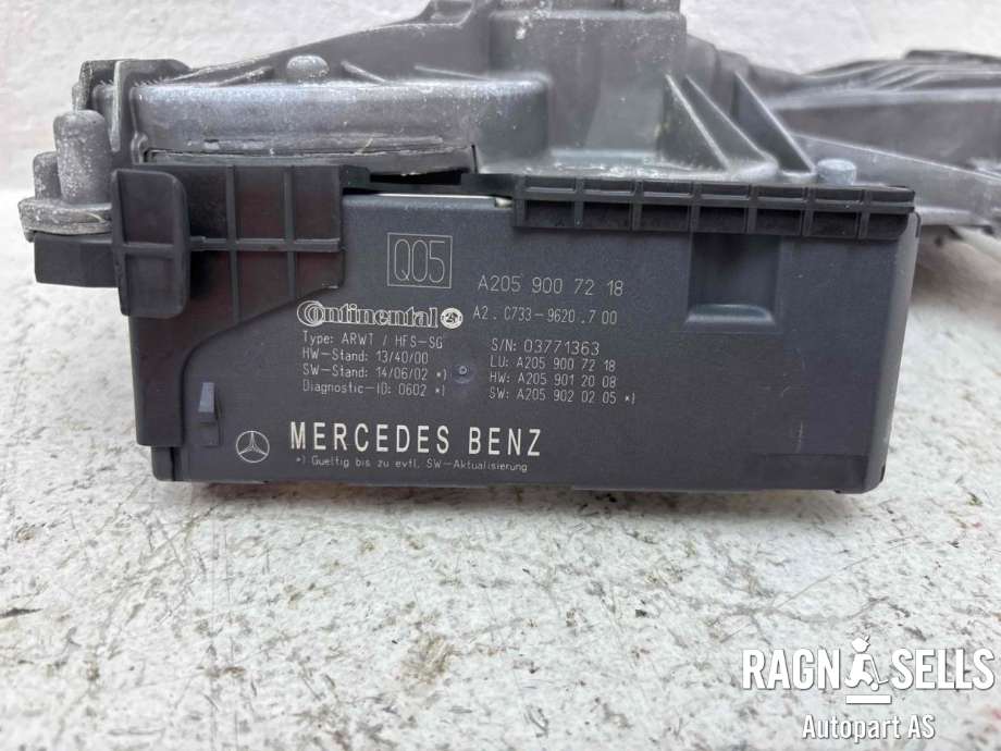 Baklukeåpner motor til Mercedes C-Klasse 2014-2018 (Fase 1) (W205) (W205) (A 205 820 03 42||A 099 760 26 01|A 205 900 72 18)