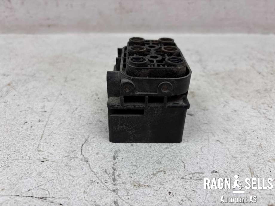 Ventilblokk luftfjæring til Tesla Model S 2013-2016 (Fase 1)  (6006406-00-A||15-1524-0027.2|968762|150816)