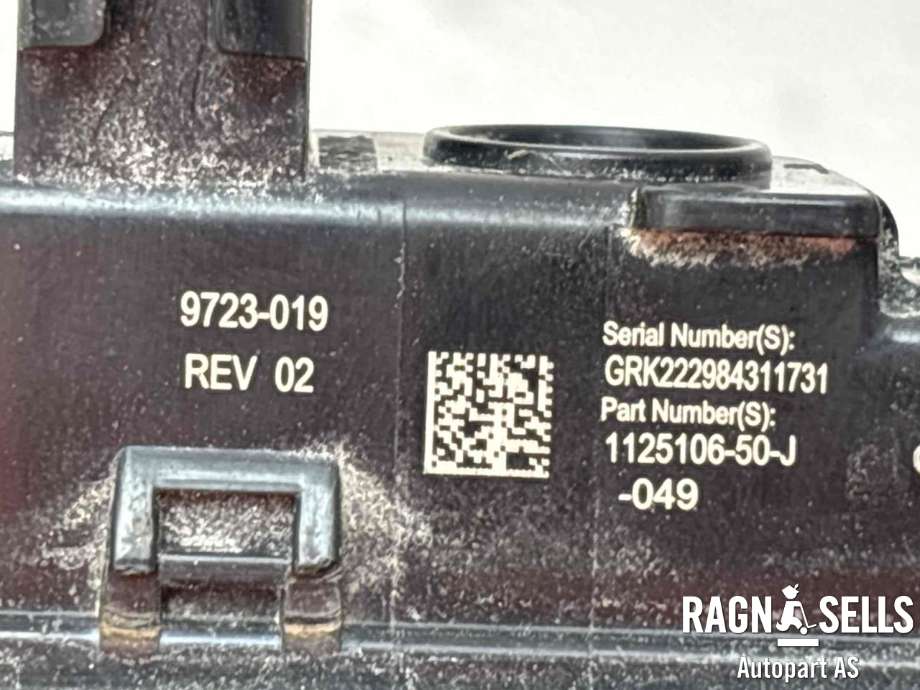 Kamera parkeringshjelp til Tesla Model Y 2021-2024 (Type I) (1125106-50-J|)