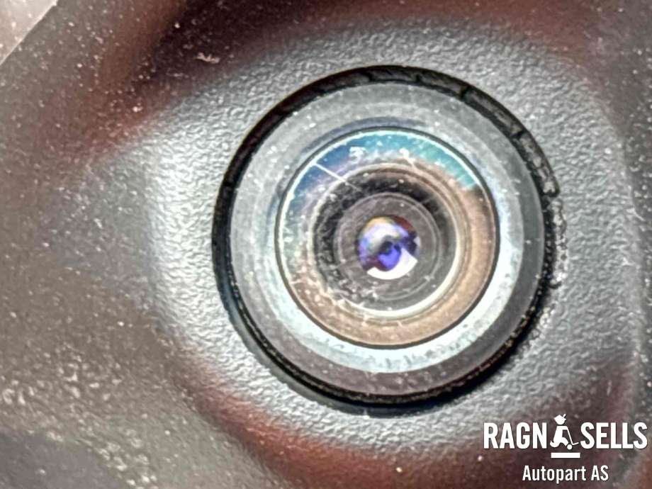 Kamera parkeringshjelp til Tesla Model Y 2021-2024 (Type I) (1125106-50-J|)