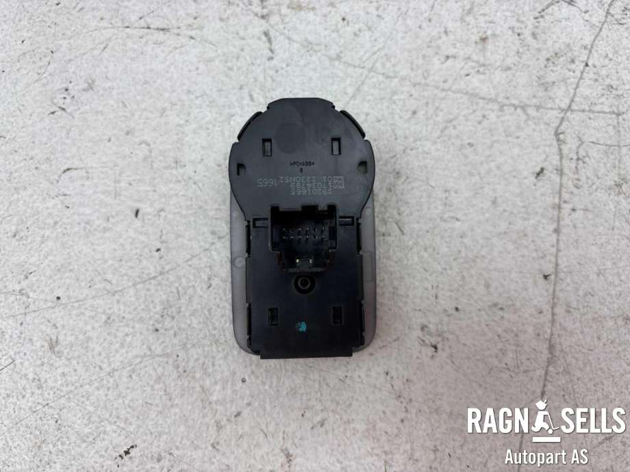 Bryter lys til Opel Corsa-e 2019-->>  (98 320 466 YX|39201665|17034789|2230N52|)
