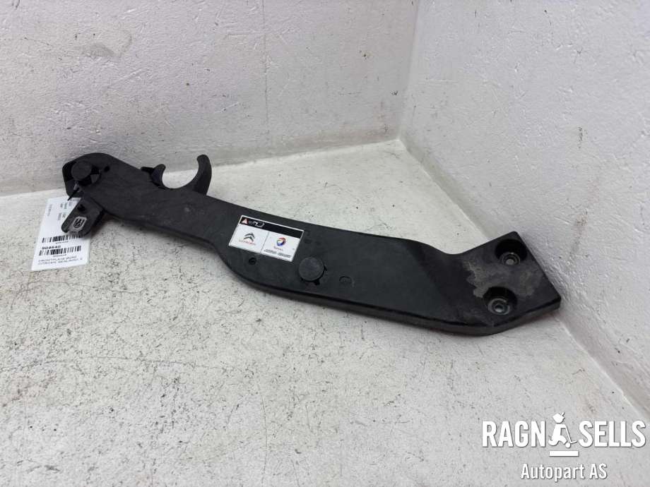 Frontplate øvre til Citroën Berlingo, 2019-->> (Type III) (98 305 216 80)