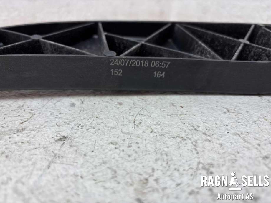 Frontplate øvre til Citroën Berlingo 2019-->> (Type III) (98 305 216 80|)