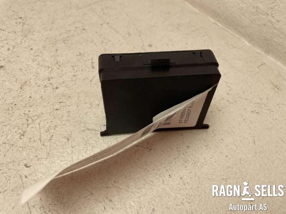 Styreenhet klima/aircondition til Peugeot e-208 2019-->>  (16 755 812 80|98 362 360 80|)