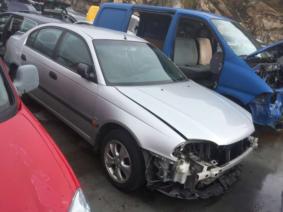 Toyota Avensis 2000-2003 (Type I, Fase 2) , Motorkode: 3ZZ-FE, Girkassekode: 