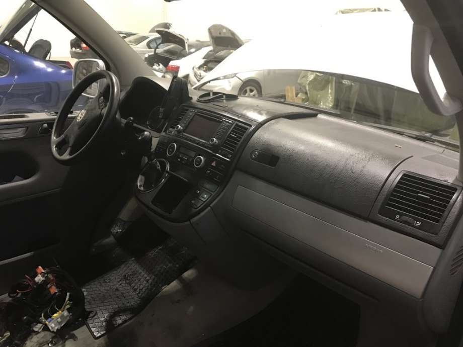 VW Transporter / Caravelle 2003-2009 (Fase 1) (T5) (T5), Motorkode: AXE;BPC, Girkassekode: HNC