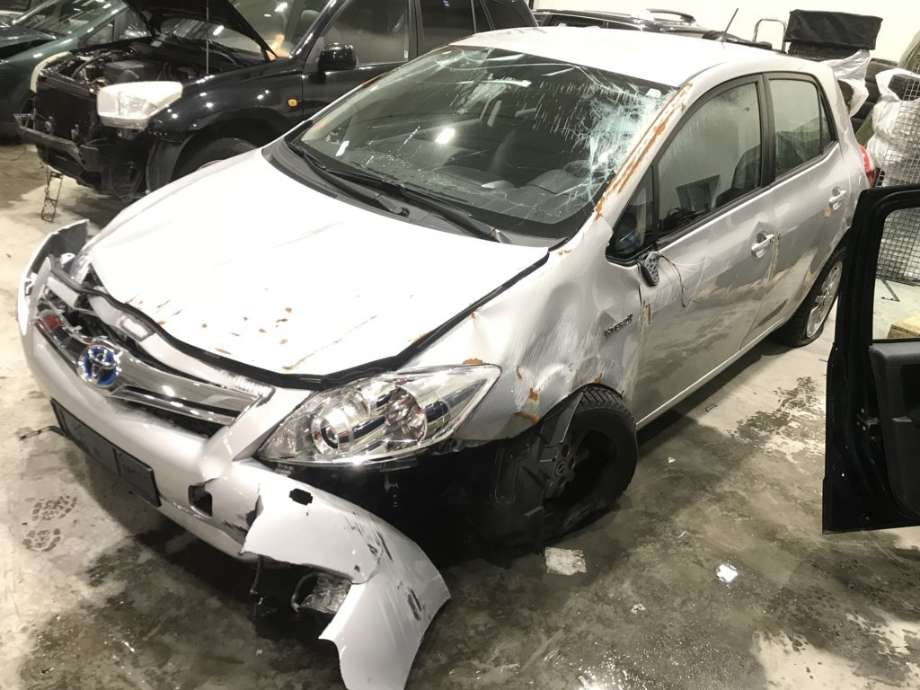 Toyota Auris 2010-2012 (Type I, Fase 2) , Motorkode: 2ZR-FXE, Girkassekode: 
