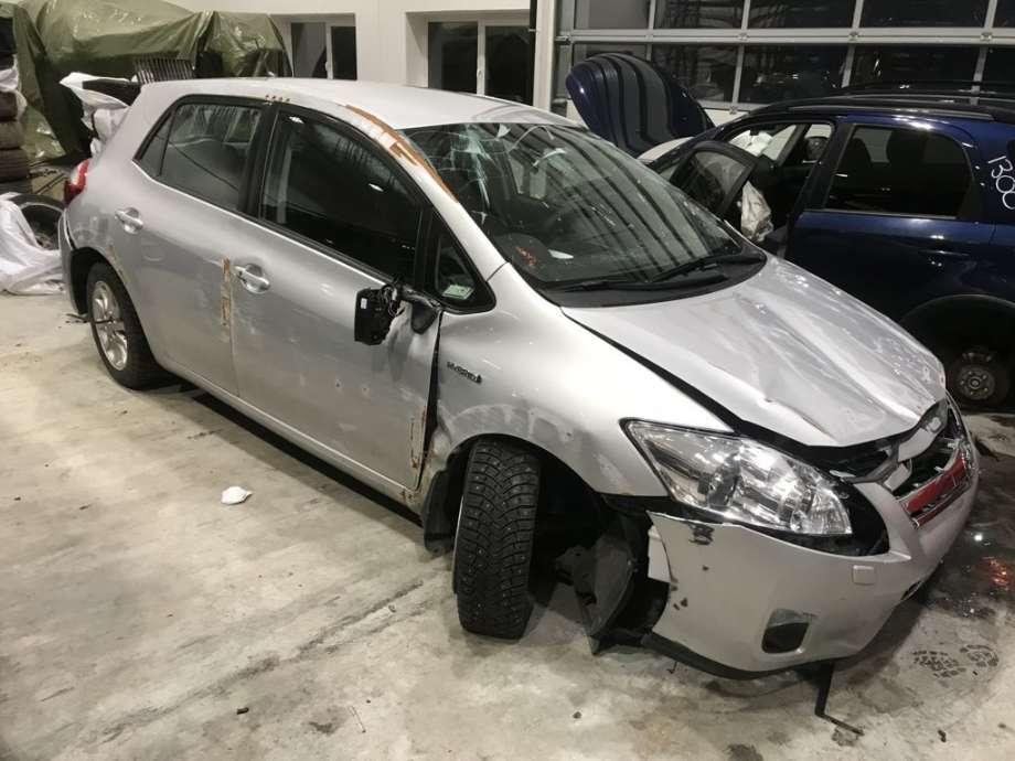 Toyota Auris 2010-2012 (Type I, Fase 2) , Motorkode: 2ZR-FXE, Girkassekode: 