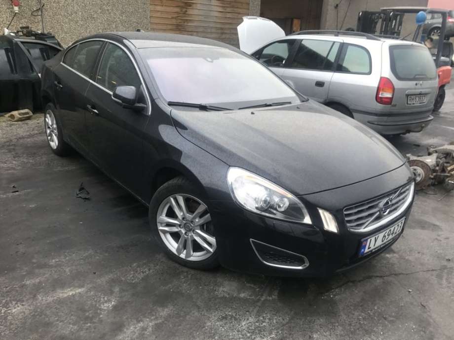 Volvo S60 2010-2014 (Type II, Fase 1) , Motorkode: D5204T2, Girkassekode: 36001863