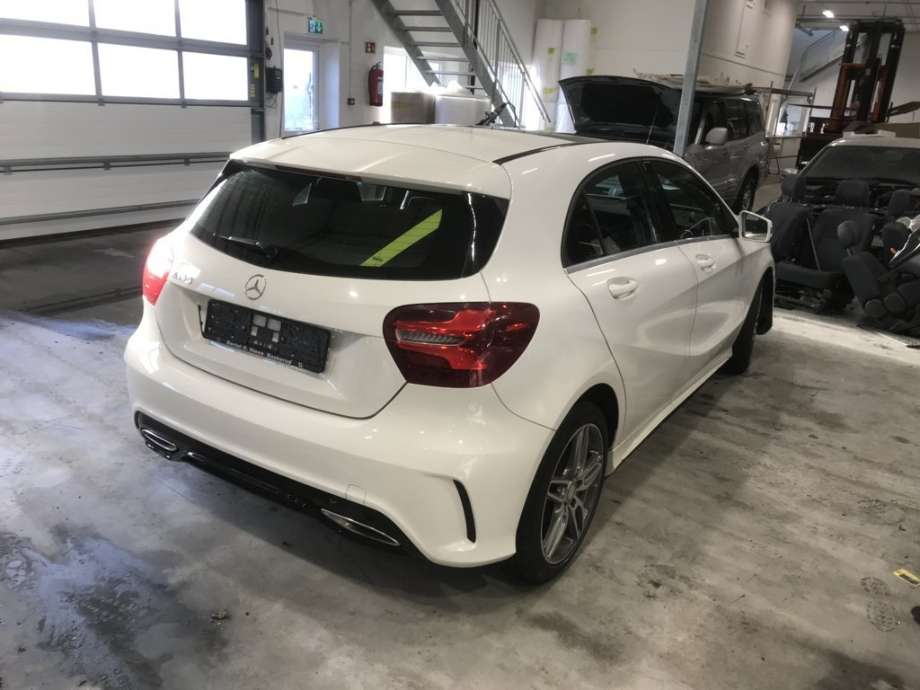 Mercedes A-Klasse 2012-2018 (W176) (W176), Motorkode: M270.910, Girkassekode: 72400200