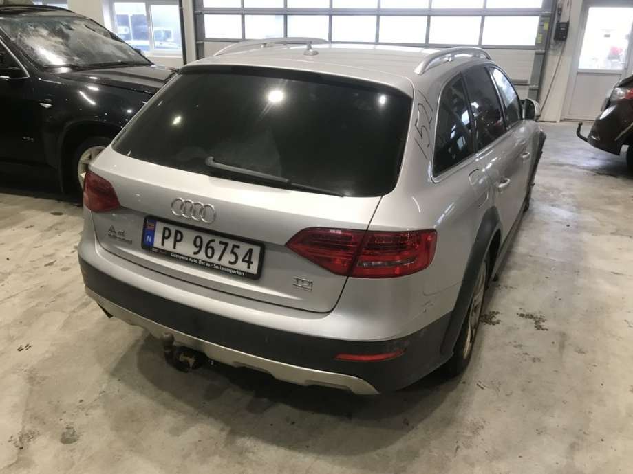 Audi A4, Allroad 2009-2016 (Type I) (B8) (B8), Motorkode: CAGA, Girkassekode: LSE