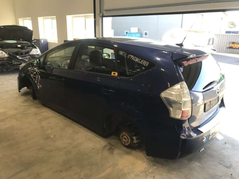 Toyota Prius +7 2012-2020 (Type III) (stasjonsvogn) (stasjonsvogn), Motorkode: 2ZR-FXE, Girkassekode: 