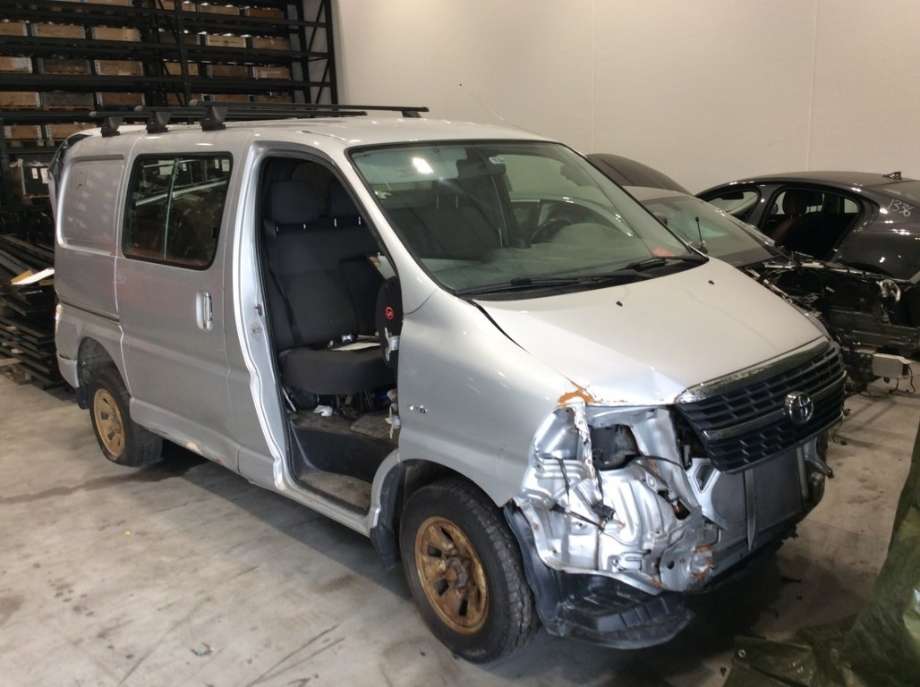 Toyota Hiace 2007-2012 (Fase 3) , Motorkode: 2KD-FTV, Girkassekode: 