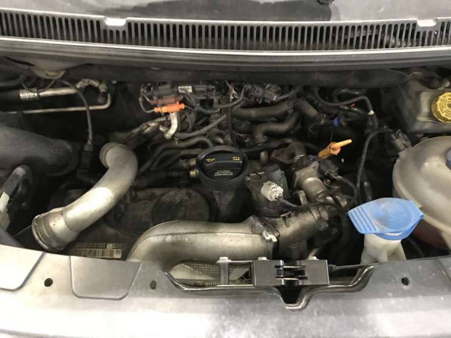 VW Transporter / Caravelle 2009-2015 (Fase 2) (T5) (T5), Motorkode: AXD;BNZ, Girkassekode: KLF
