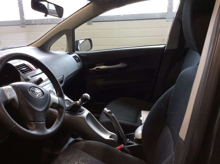 Toyota Auris 2010-2012 (Type I, Fase 2) , Motorkode: 1NR-FE, Girkassekode: